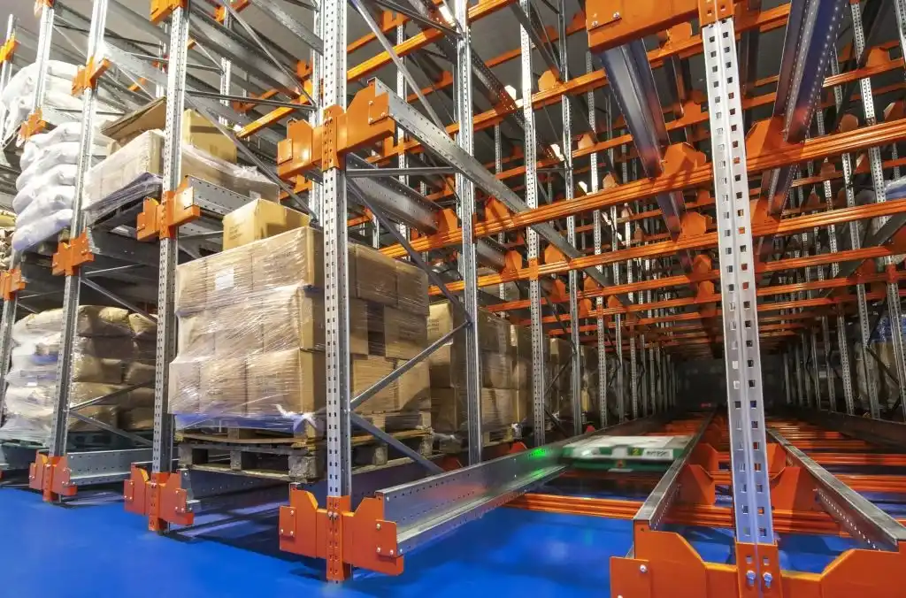Sistema Pallet Shuttle en almacén de Cádiz